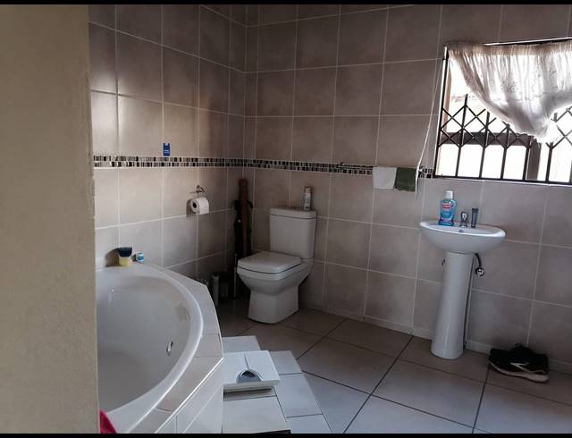 3 BEDROOM HOUSE FOR SALE IN JAMESON PARK
